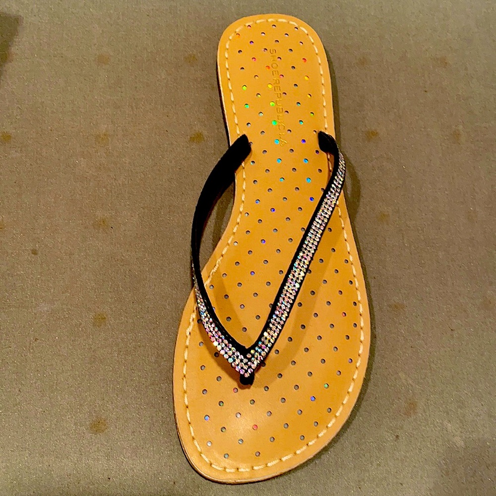 NEW Flip-flops